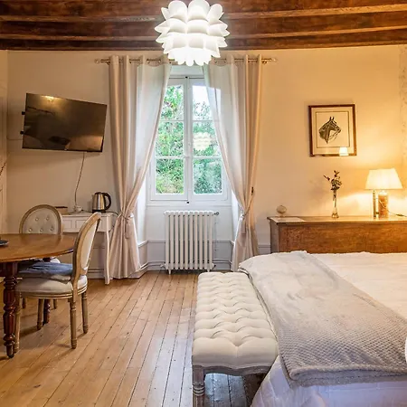 D'hotes Elegantes A Avec Piscine Chauffee Et Wifi - Fr-1-622-115 La Menitré