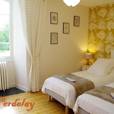 D'hotes Elegantes A Avec Piscine Chauffee Et Wifi - Fr-1-622-115 La Menitré