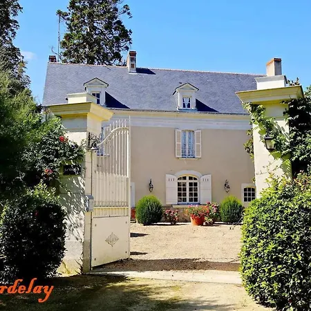 D'hotes Elegantes A Avec Piscine Chauffee Et Wifi - Fr-1-622-115 La Menitré