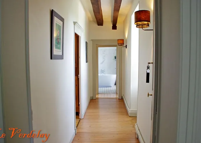 D'hotes Elegantes A Avec Piscine Chauffee Et Wifi - Fr-1-622-115 La Menitré