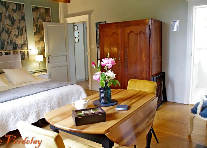 D'hotes Elegantes A Avec Piscine Chauffee Et Wifi - Fr-1-622-115