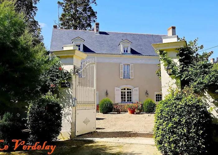 D'hotes Elegantes A Avec Piscine Chauffee Et Wifi - Fr-1-622-115 La Menitré