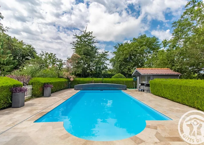 Panzió D'hotes Elegantes A Avec Piscine Chauffee Et Wifi - Fr-1-622-115 La Menitré